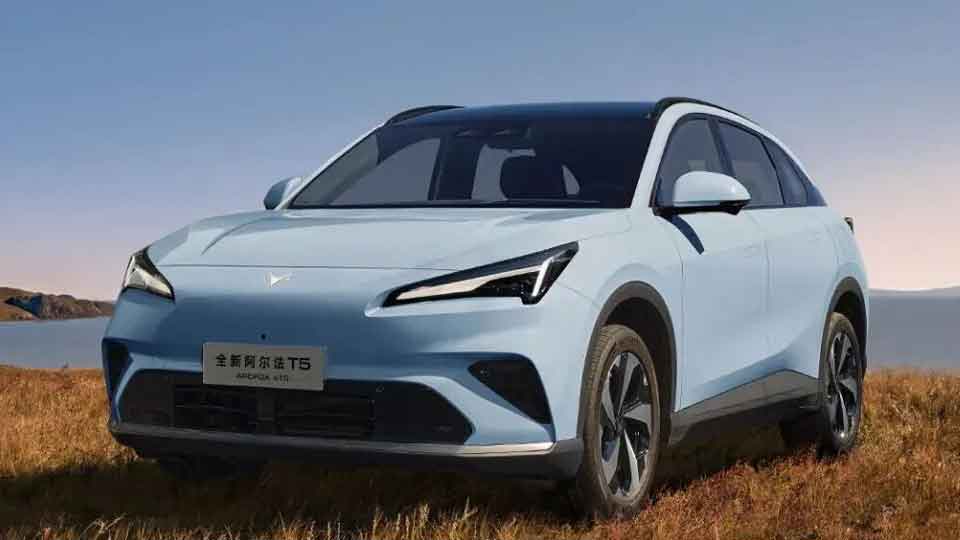 左揽元境智能，右享神擎增程！北汽极狐全新阿尔法T5正式上市